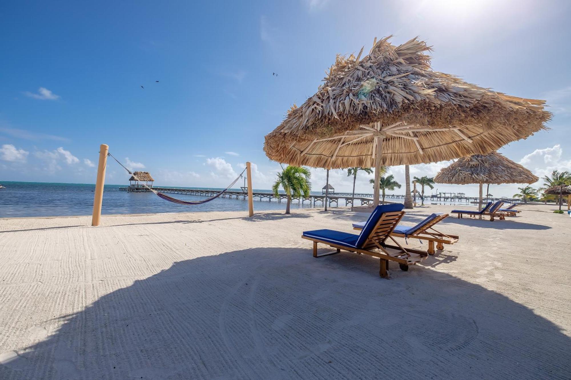 Hol Chan Reef Resort & Villas Сан Педро Екстериор снимка