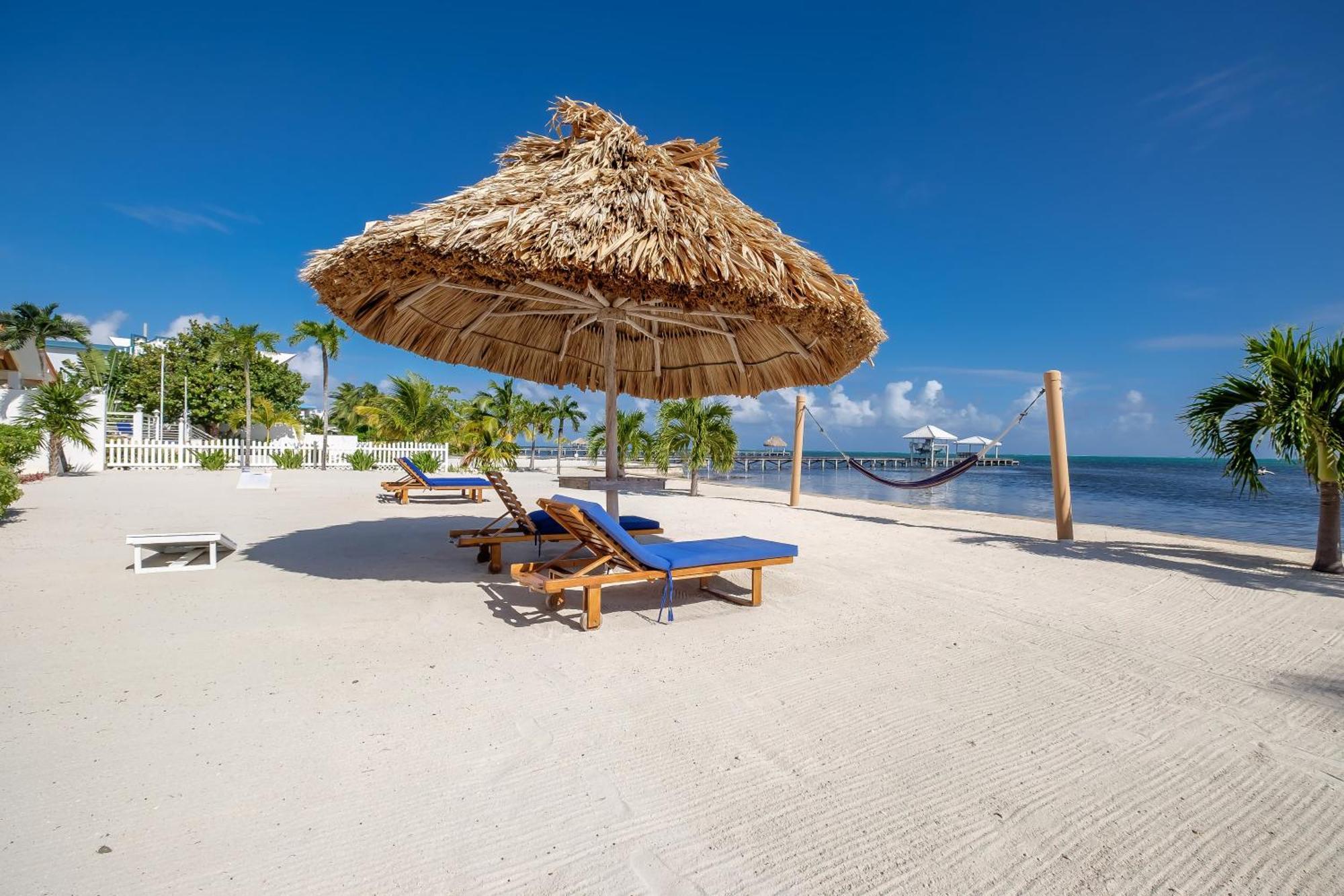 Hol Chan Reef Resort & Villas Сан Педро Екстериор снимка